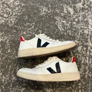 Veja V10 shoes size US5 (36)